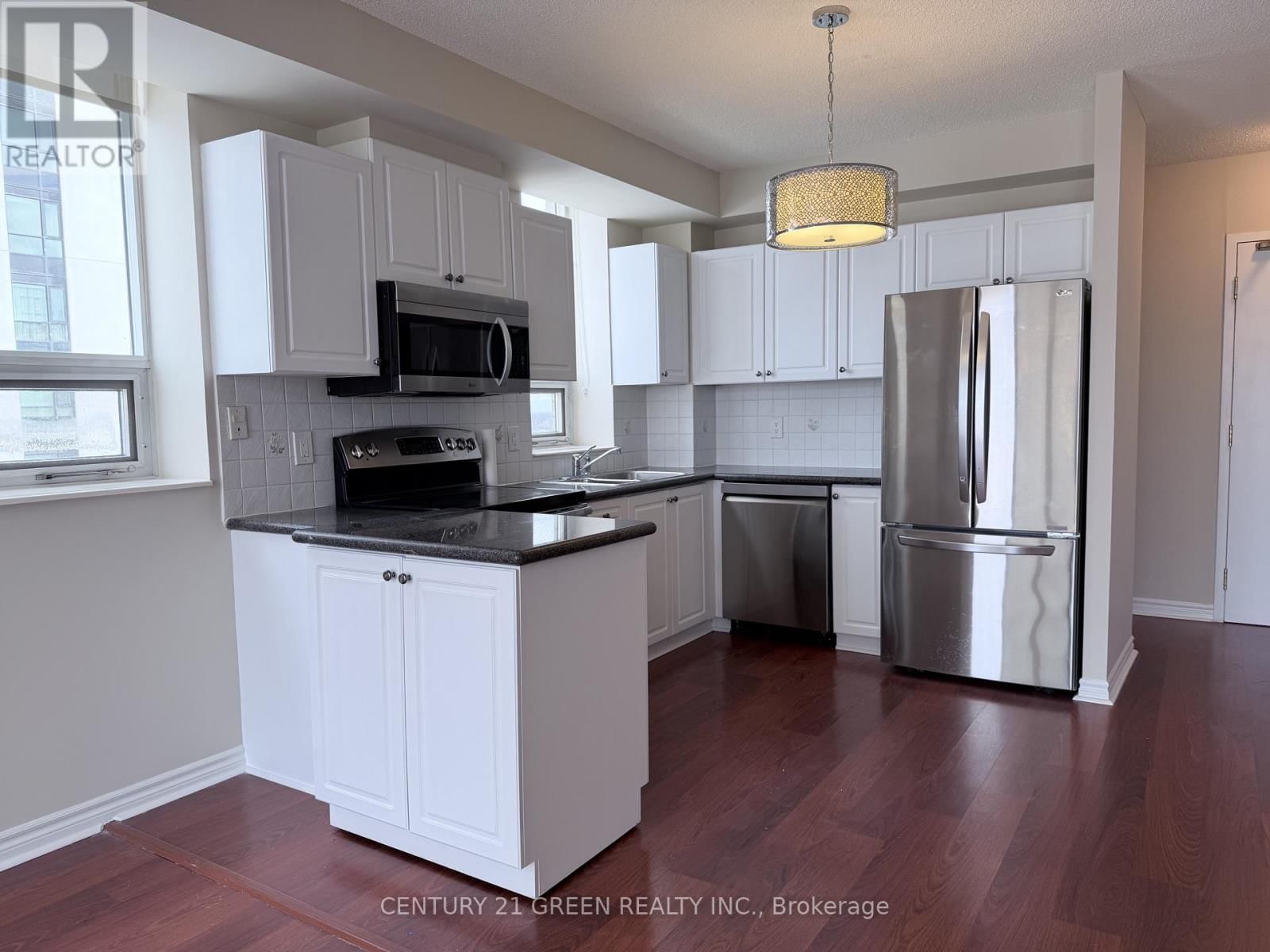 1103 - 200 BURNHAMTHORPE ROAD EAST Image 16