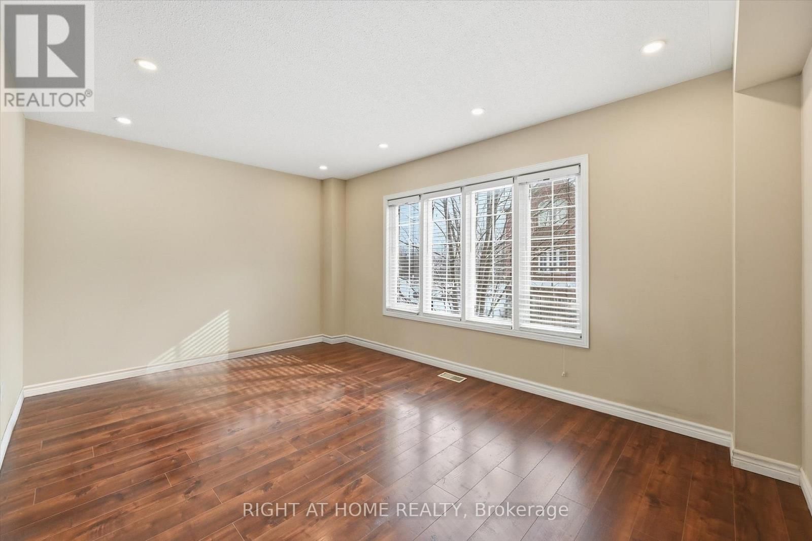 32 - 5110 FAIRVIEW STREET Image 10