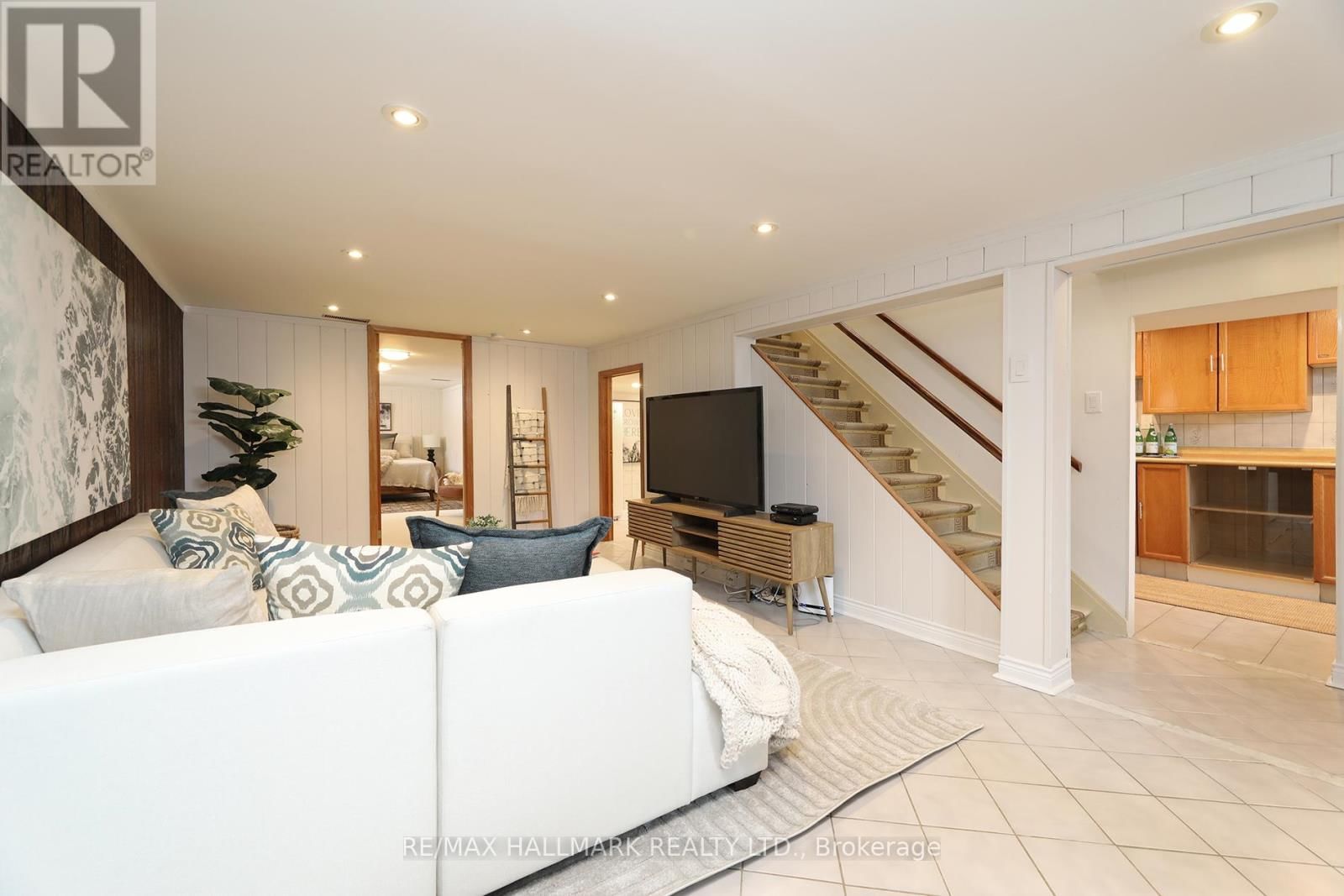 70 LAVINGTON DRIVE Image 22