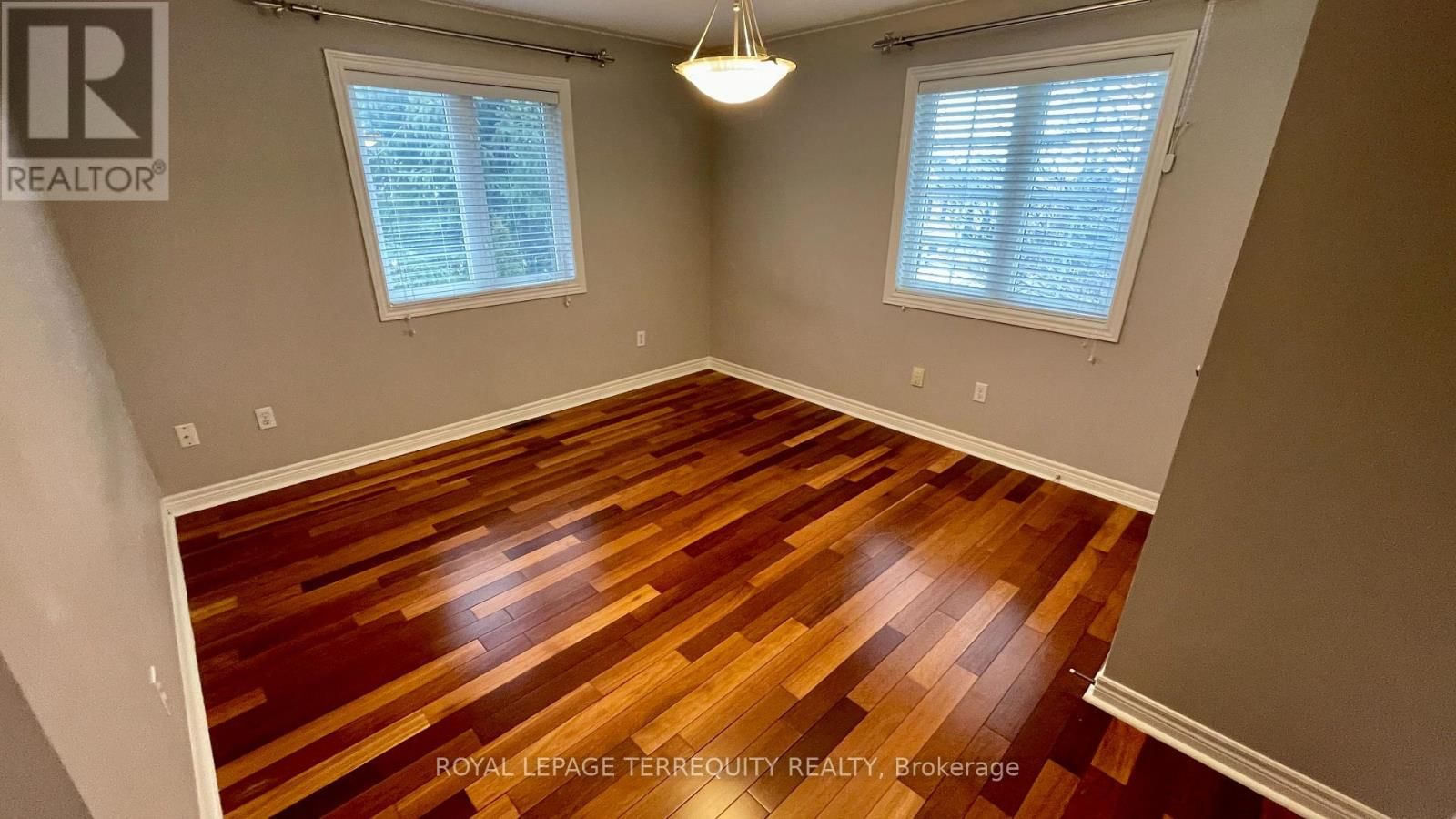 2089 BLACKFOREST CRESCENT Image 15