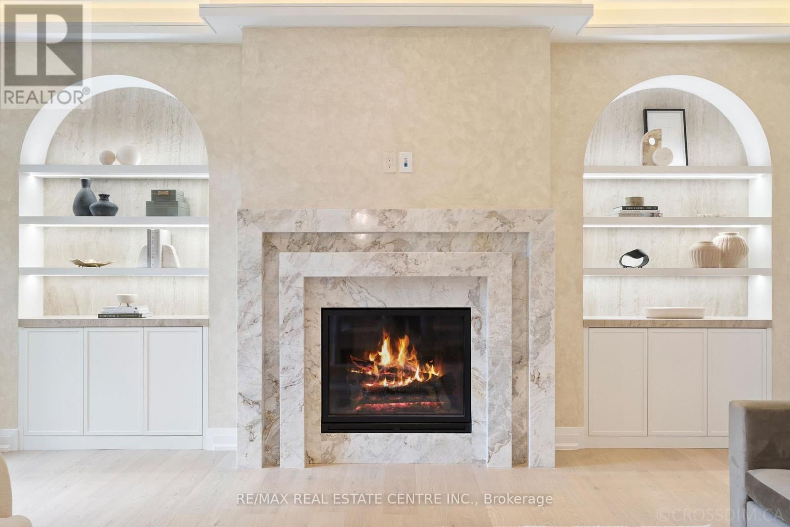 1065 REBECCA STREET Image 15