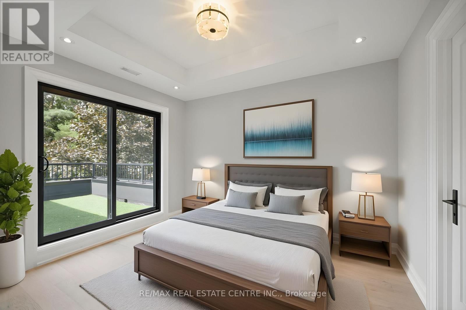 1065 REBECCA STREET Image 23