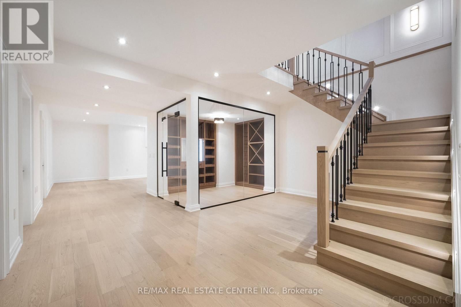 1065 REBECCA STREET Image 28