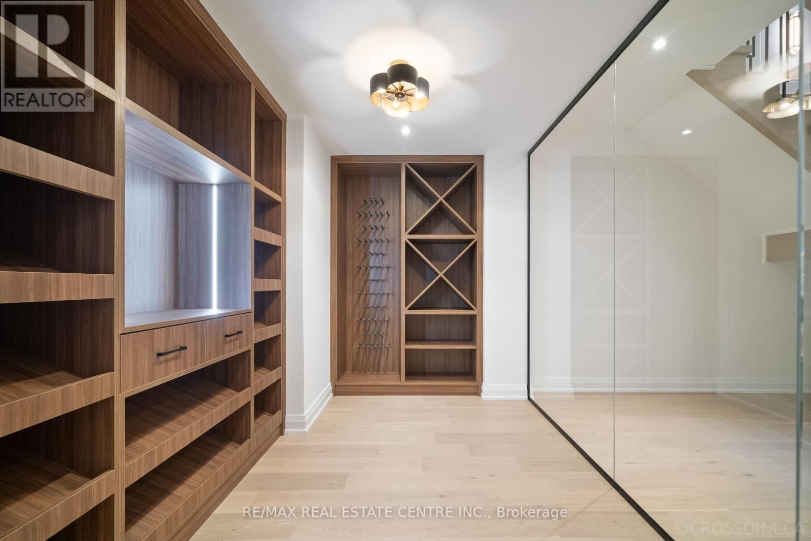 1065 REBECCA STREET Image 29