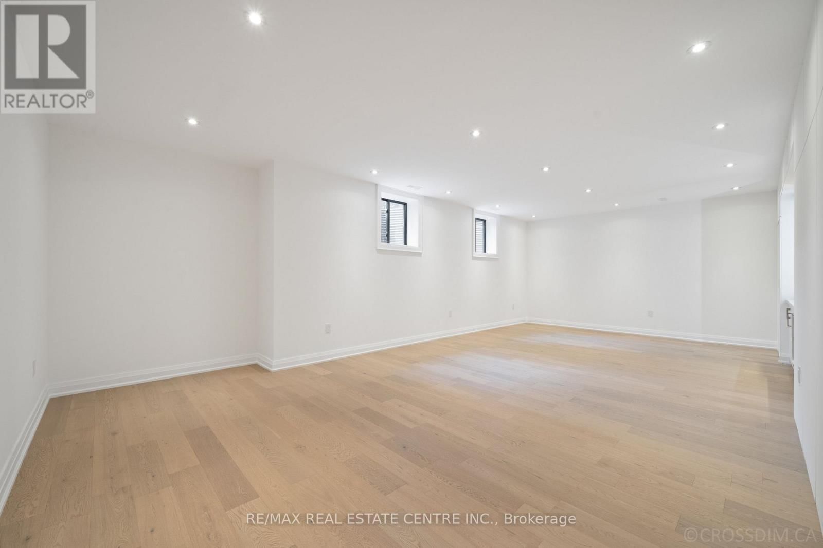 1065 REBECCA STREET Image 30