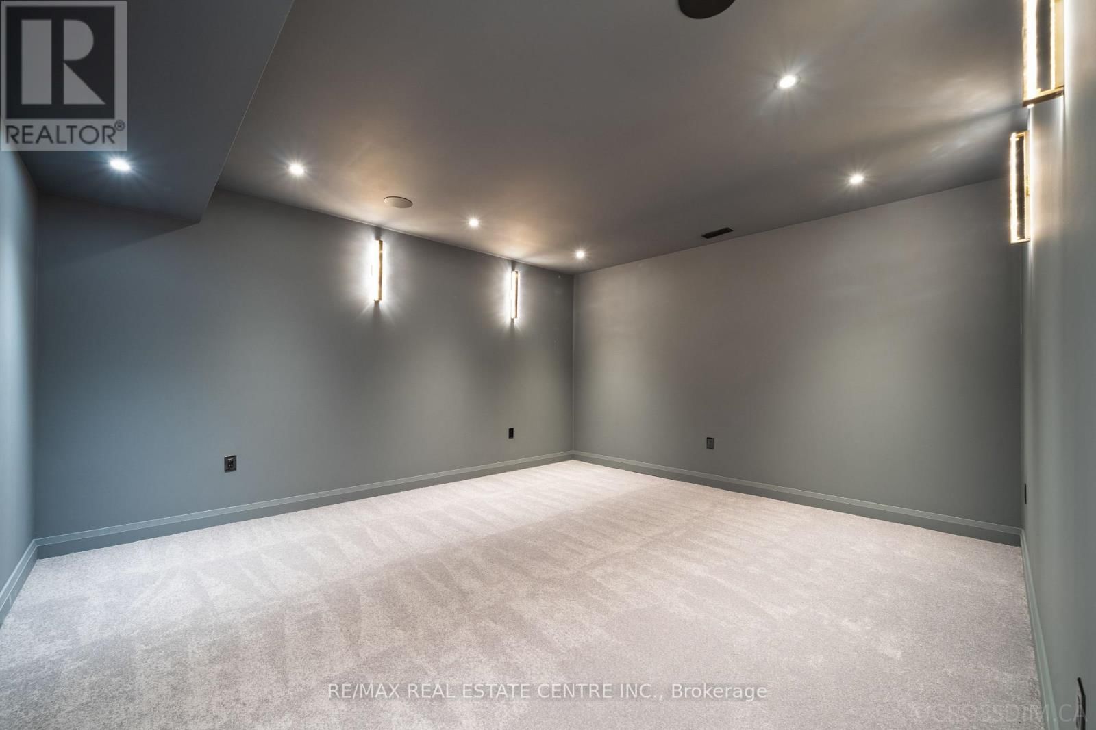 1065 REBECCA STREET Image 32