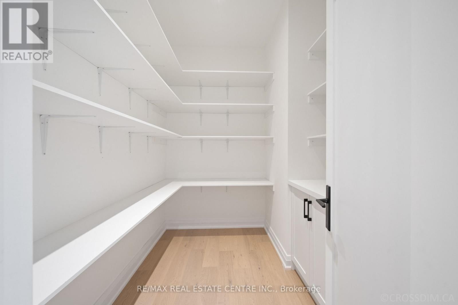 1065 REBECCA STREET Image 37