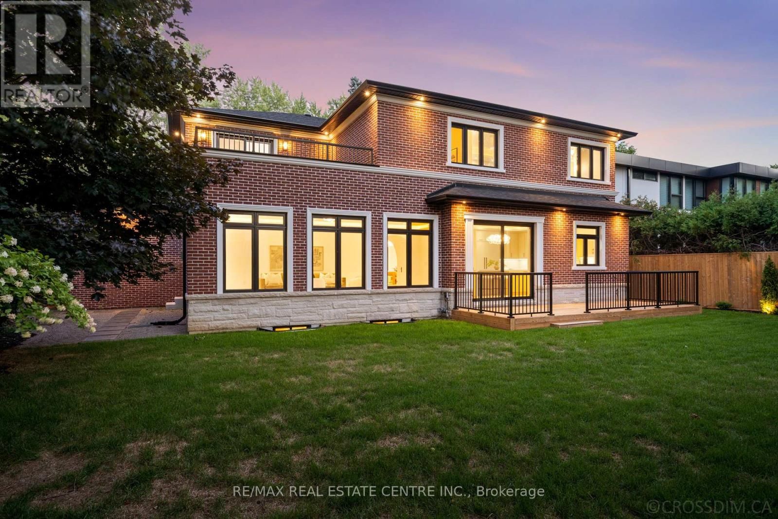 1065 REBECCA STREET Image 40