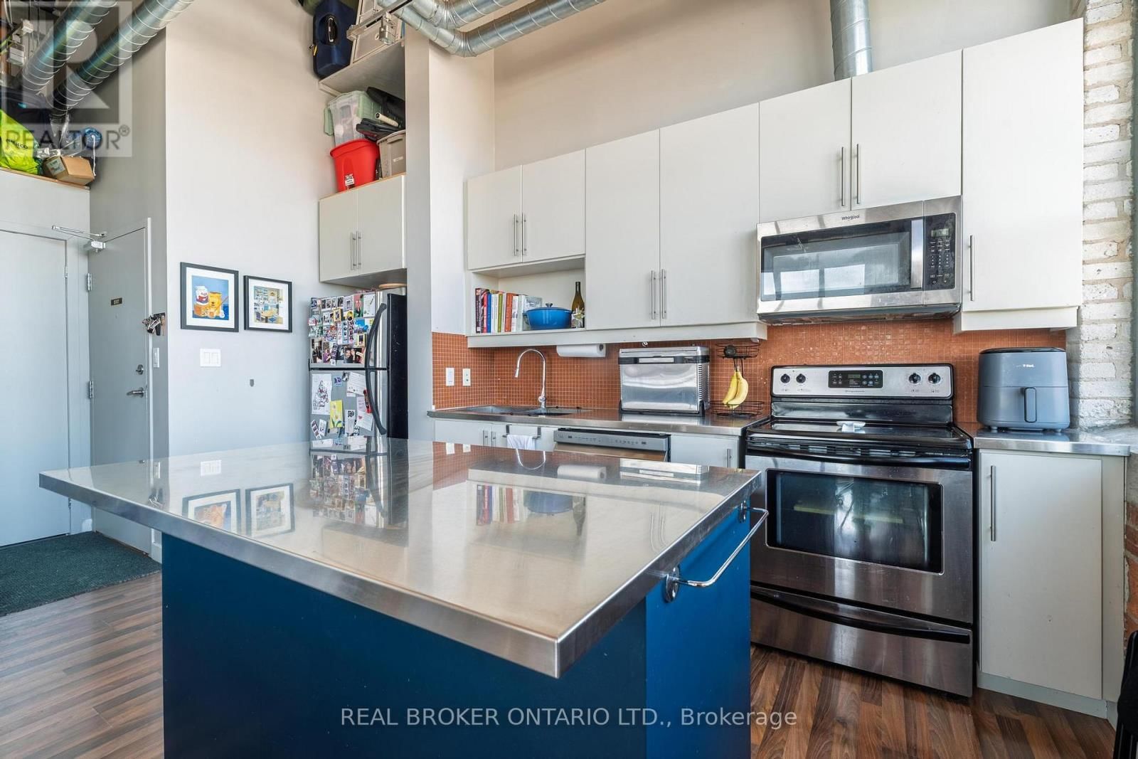 PH3 - 2154 DUNDAS STREET WEST Image 11