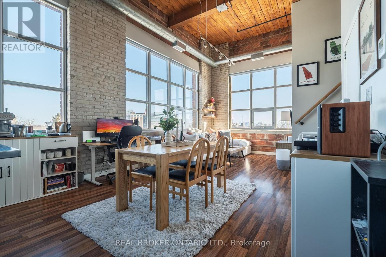 PH3 - 2154 DUNDAS STREET WEST Image 14