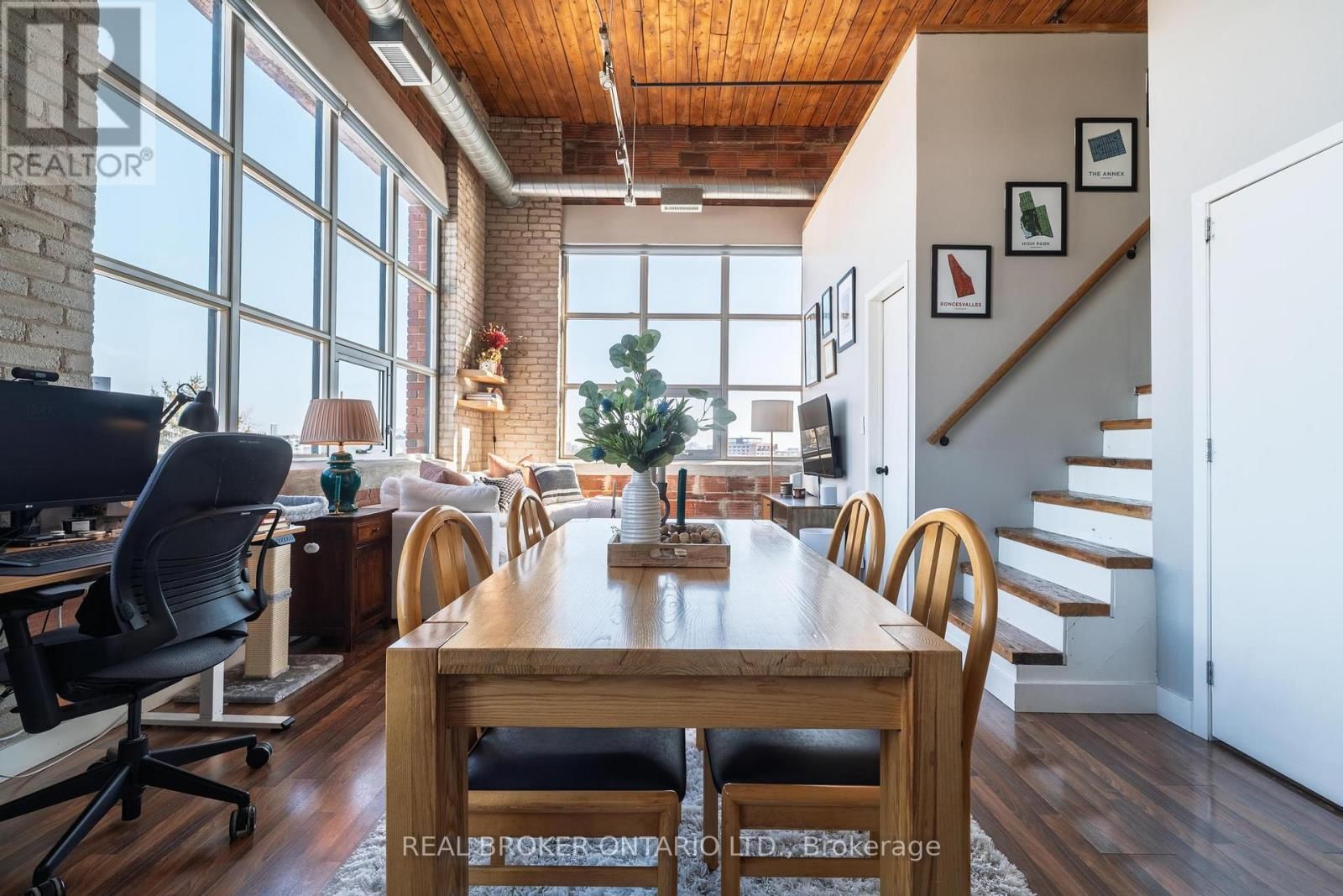 PH3 - 2154 DUNDAS STREET WEST Image 15