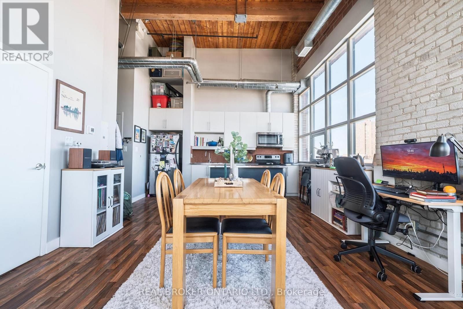 PH3 - 2154 DUNDAS STREET WEST Image 17