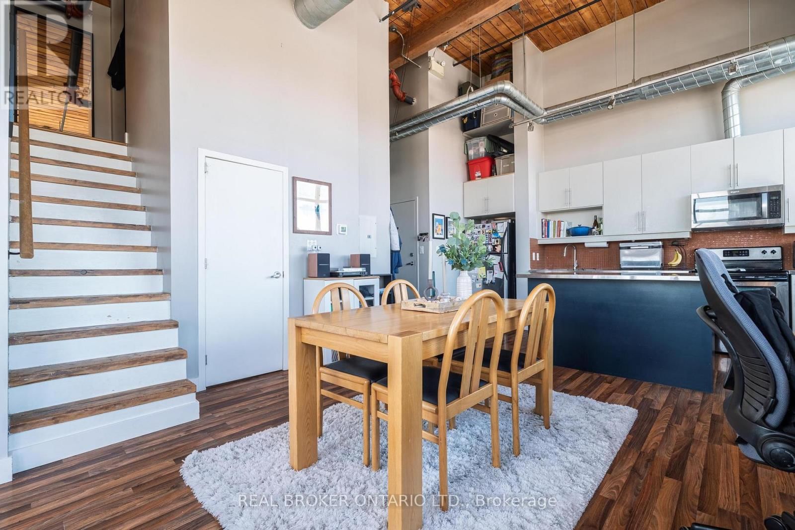 PH3 - 2154 DUNDAS STREET WEST Image 18