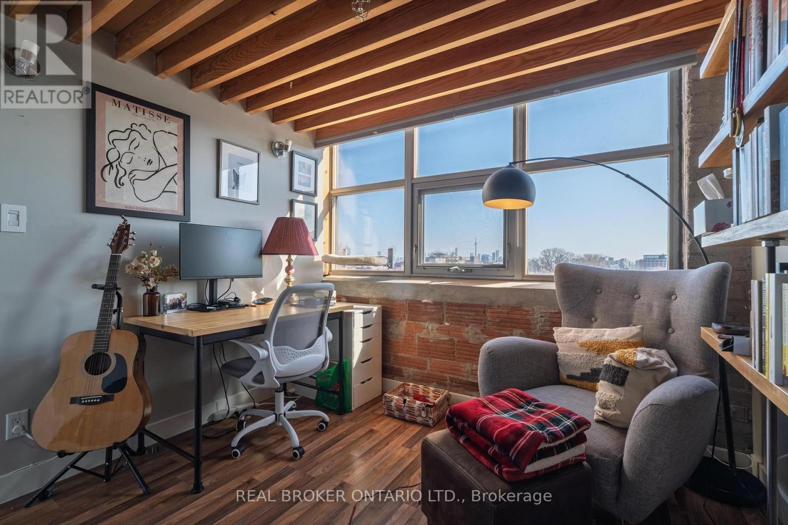 PH3 - 2154 DUNDAS STREET WEST Image 24