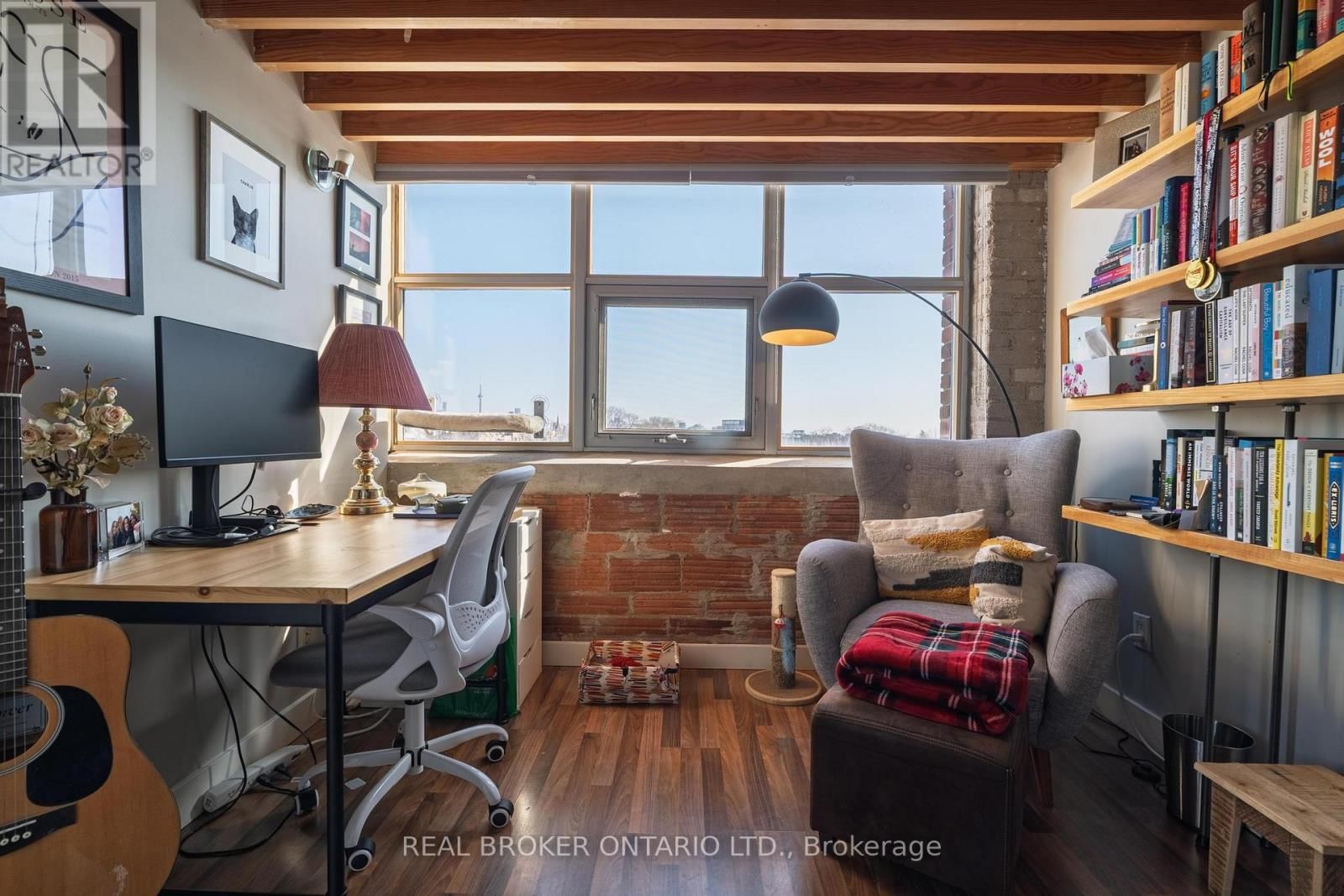 PH3 - 2154 DUNDAS STREET WEST Image 25