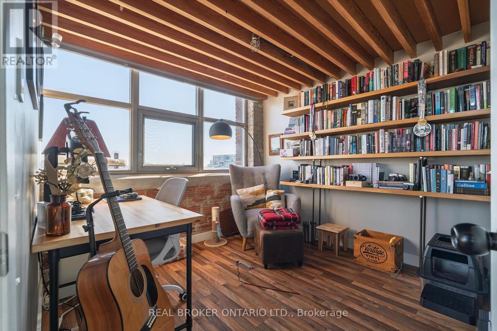 PH3 - 2154 DUNDAS STREET WEST Image 26