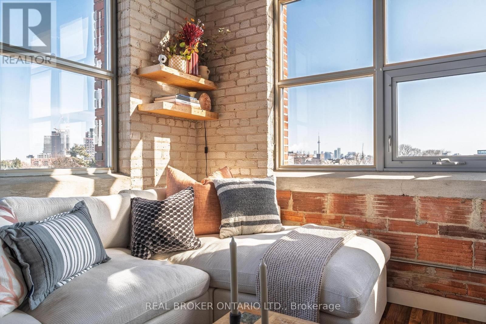 PH3 - 2154 DUNDAS STREET WEST Image 3