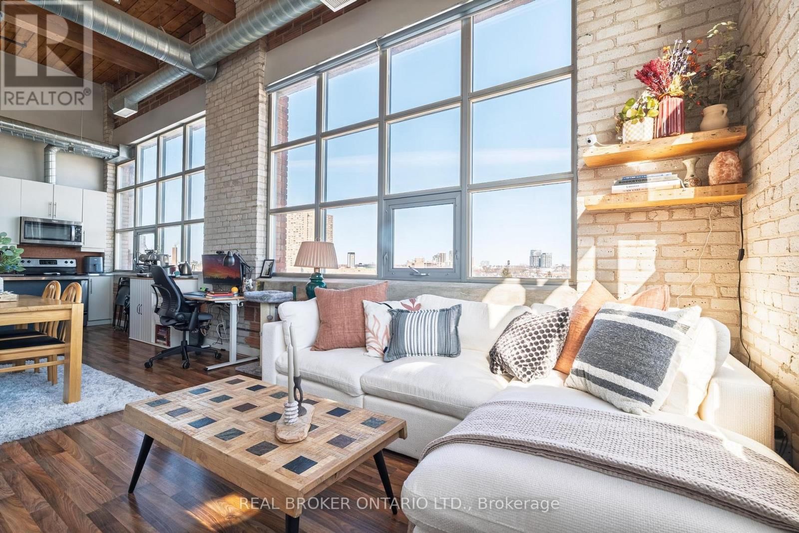 PH3 - 2154 DUNDAS STREET WEST Image 6