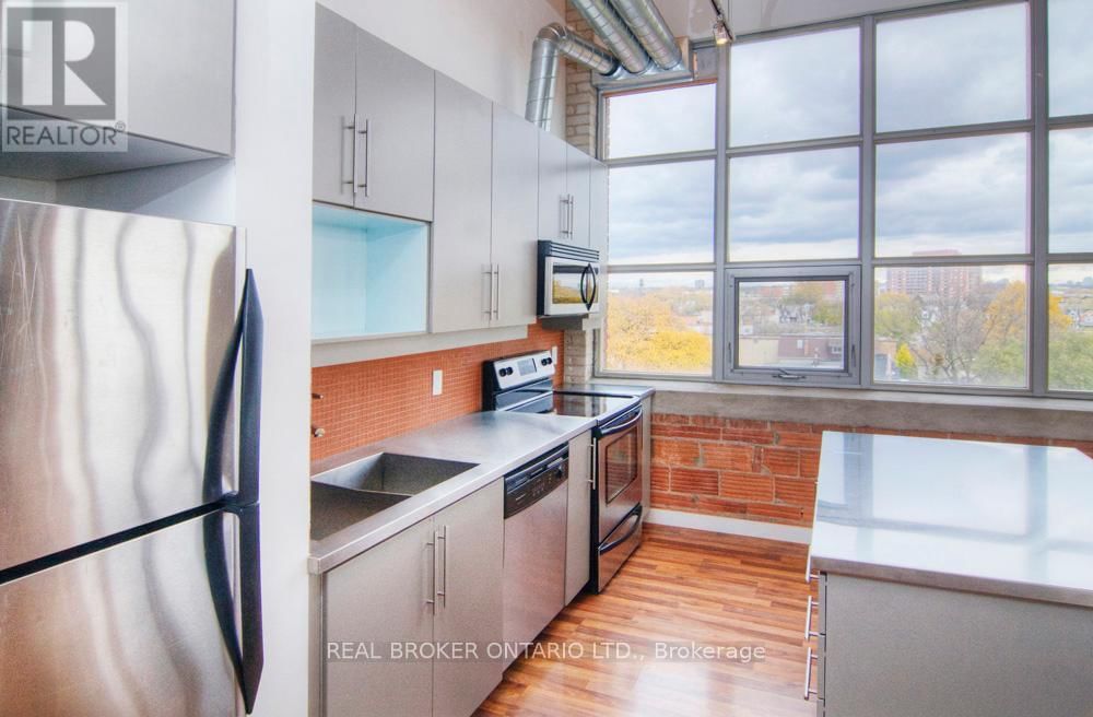 PH3 - 2154 DUNDAS STREET WEST Image 8