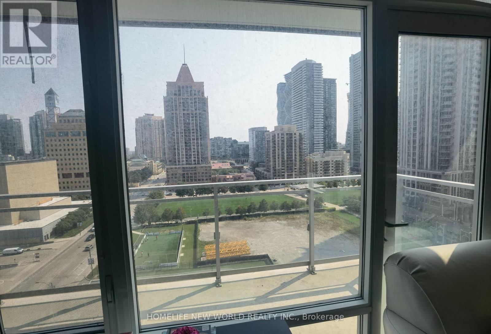 1205 - 365 PRINCE OF WALES DRIVE Image 20