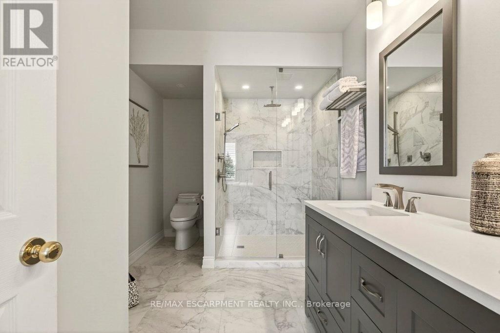 22 - 4220 SARAZEN DRIVE Image 19