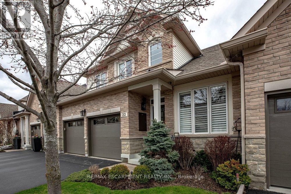 22 - 4220 SARAZEN DRIVE Image 3