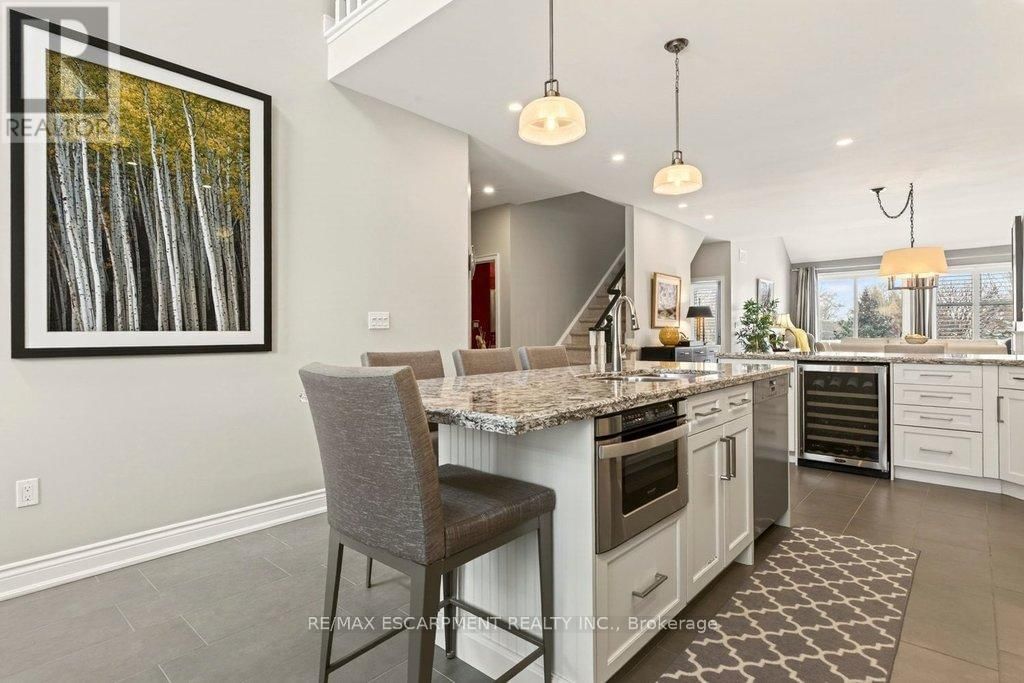 22 - 4220 SARAZEN DRIVE Image 7