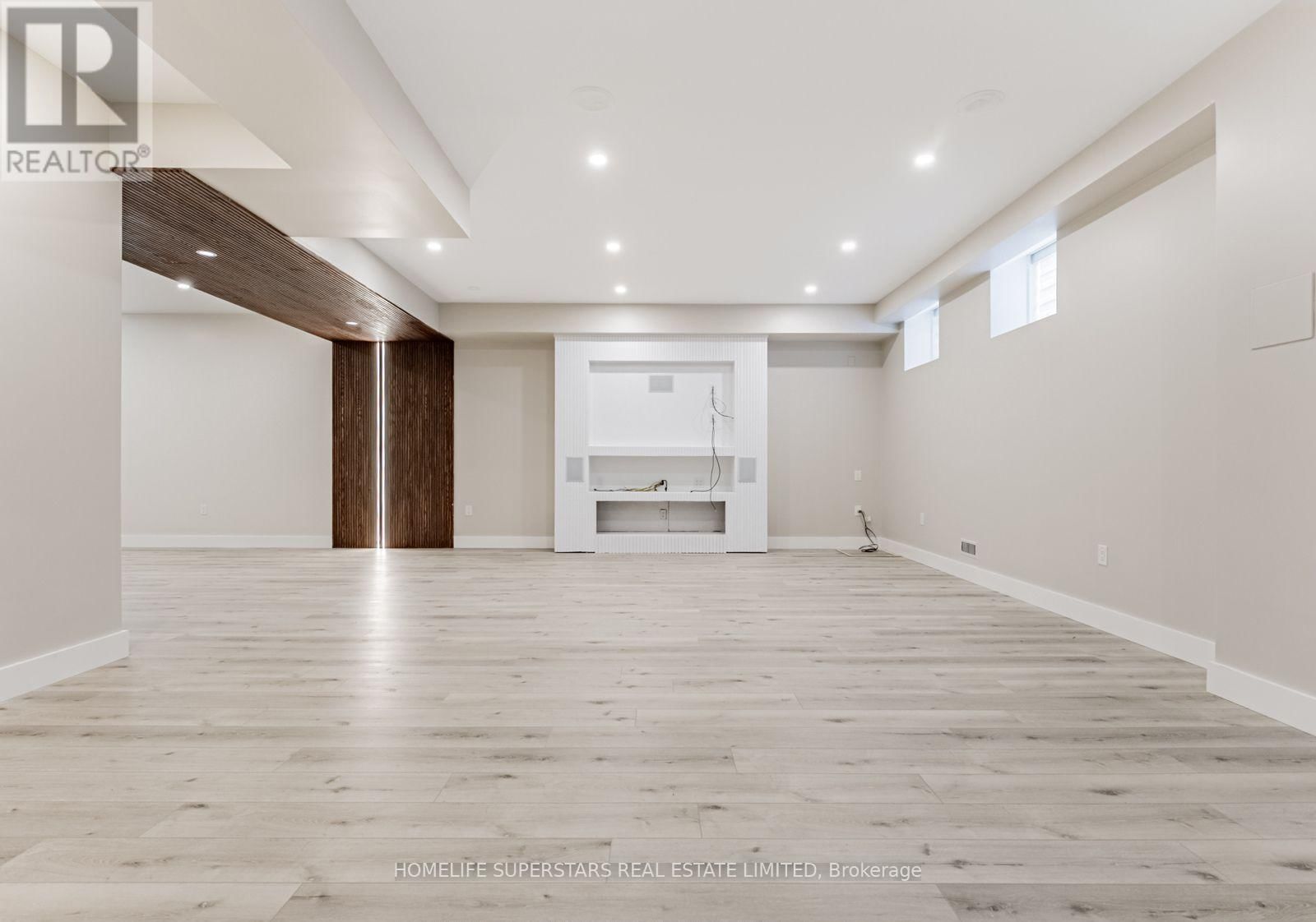 8508 APPLEBY LINE Image 21