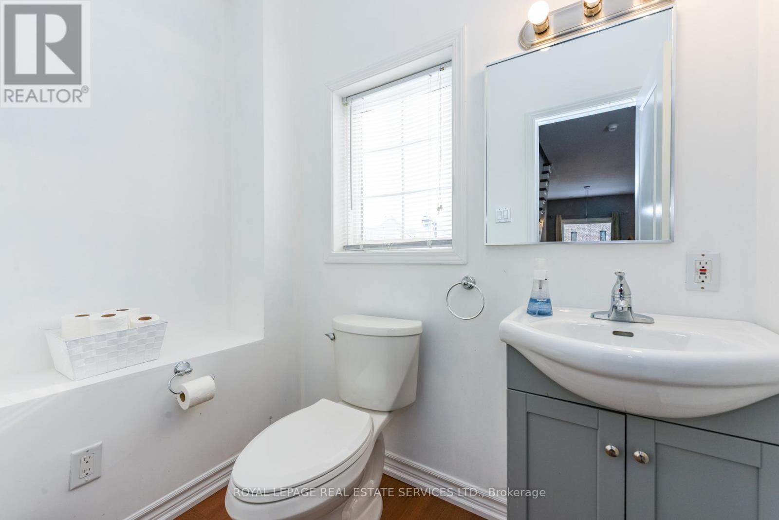 4 - 1131 HAIG BOULEVARD Image 17