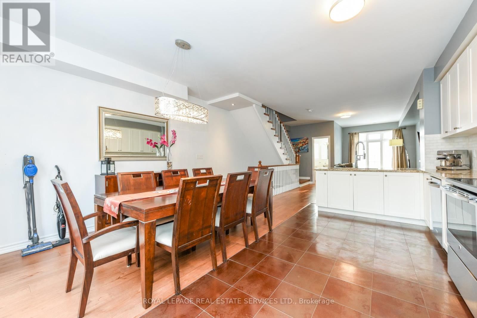 4 - 1131 HAIG BOULEVARD Image 9