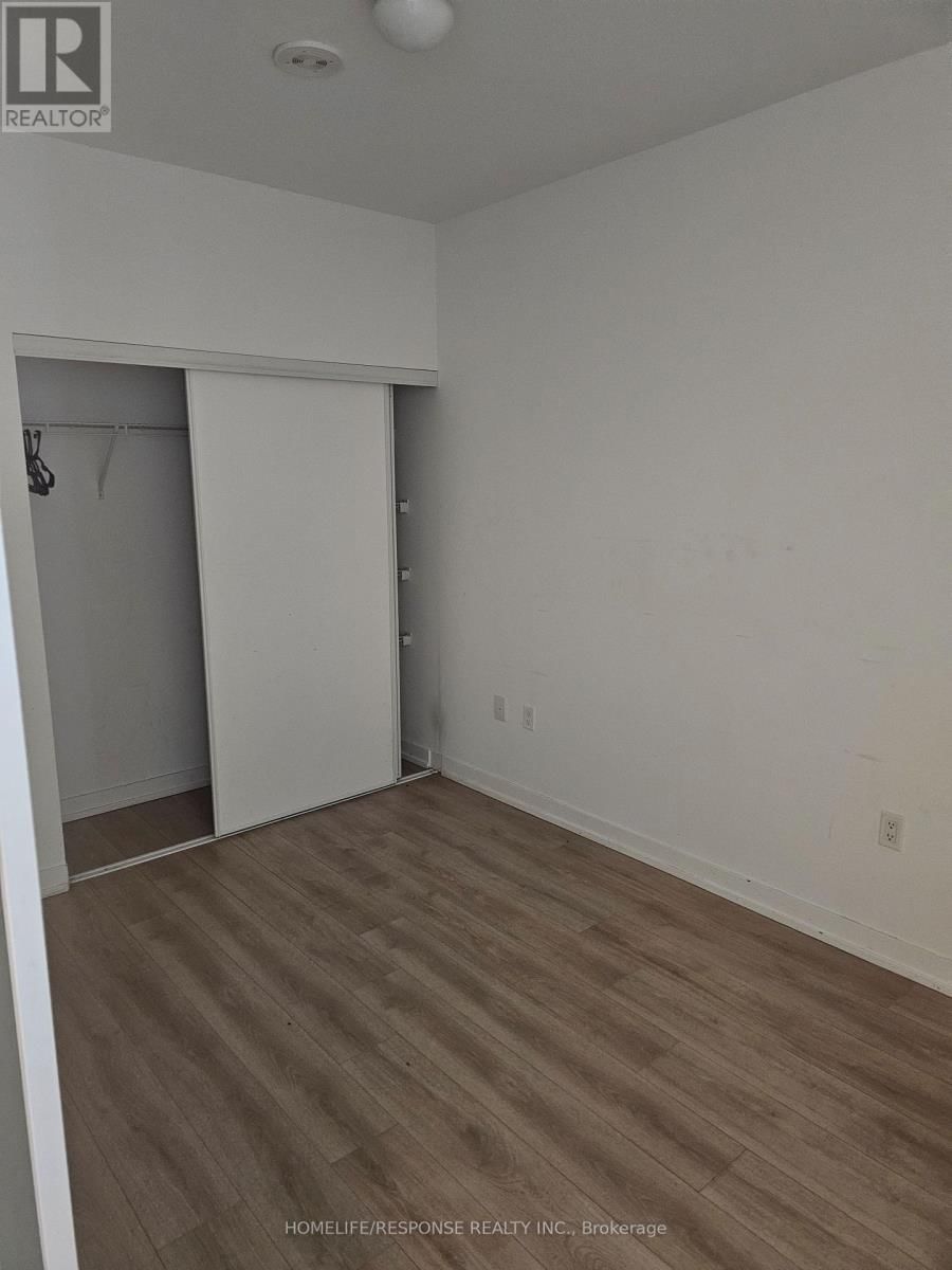 M-02 - 1195 THE QUEENSWAY Image 5