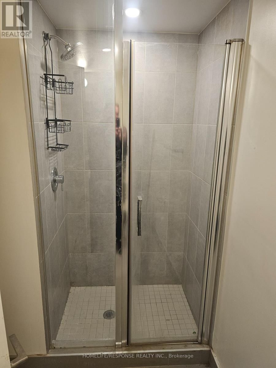 M-02 - 1195 THE QUEENSWAY Image 7