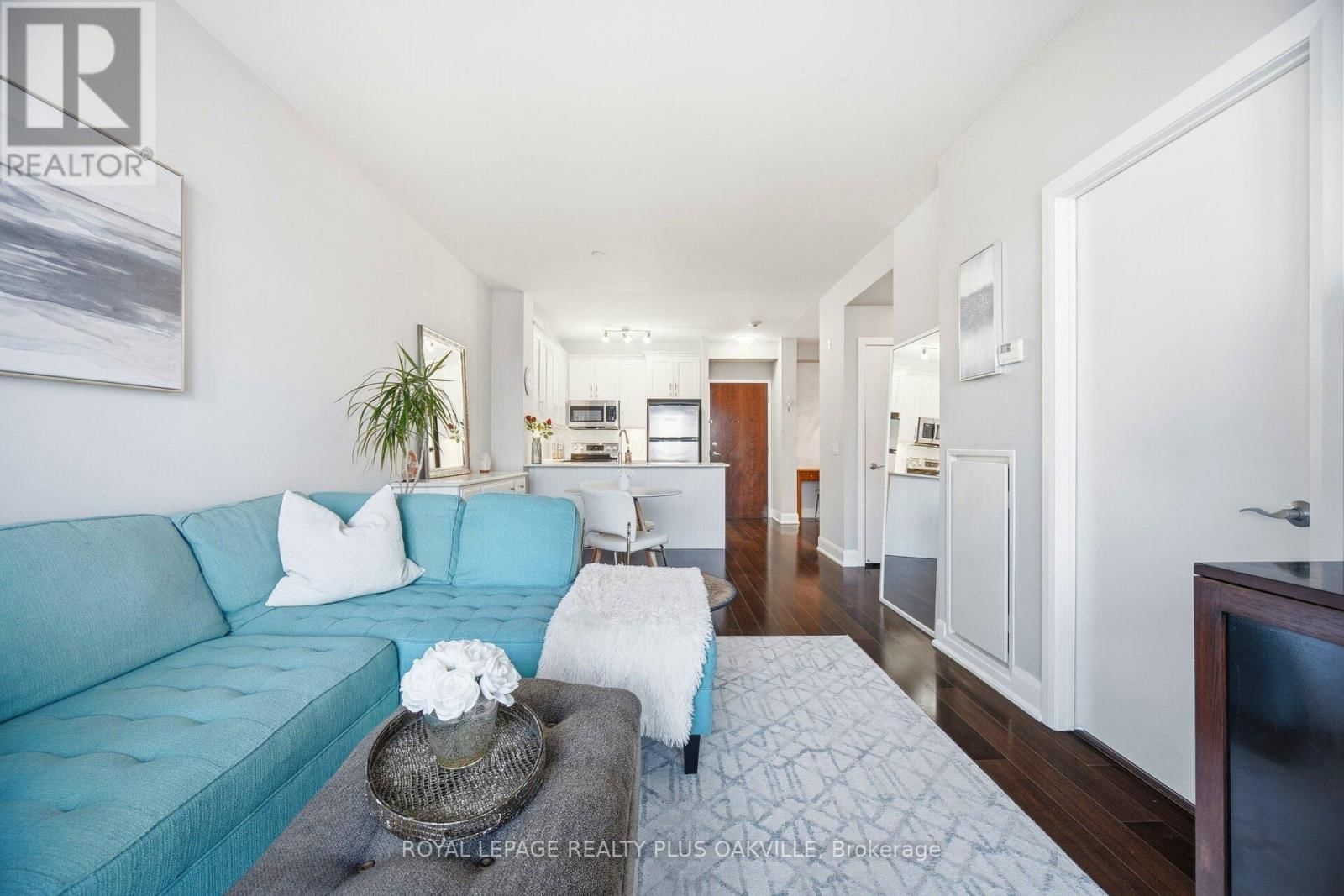 607 - 2470 PRINCE MICHAEL DRIVE Image 18