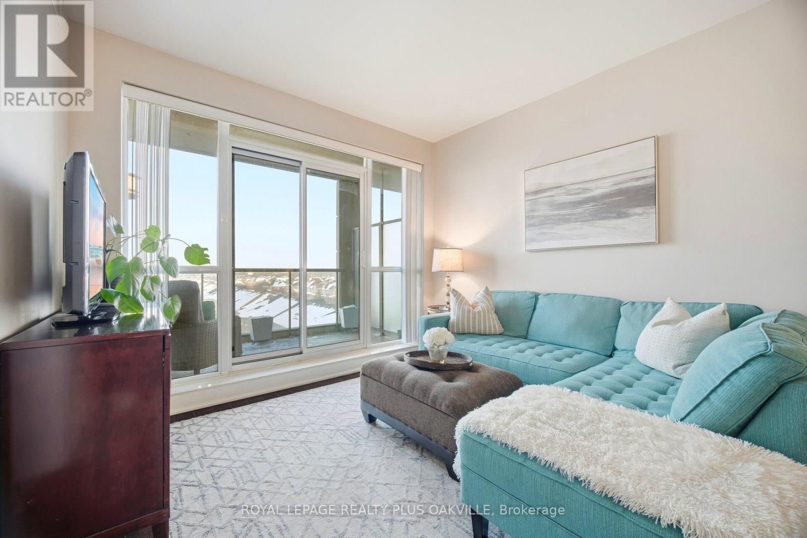 607 - 2470 PRINCE MICHAEL DRIVE Image 19