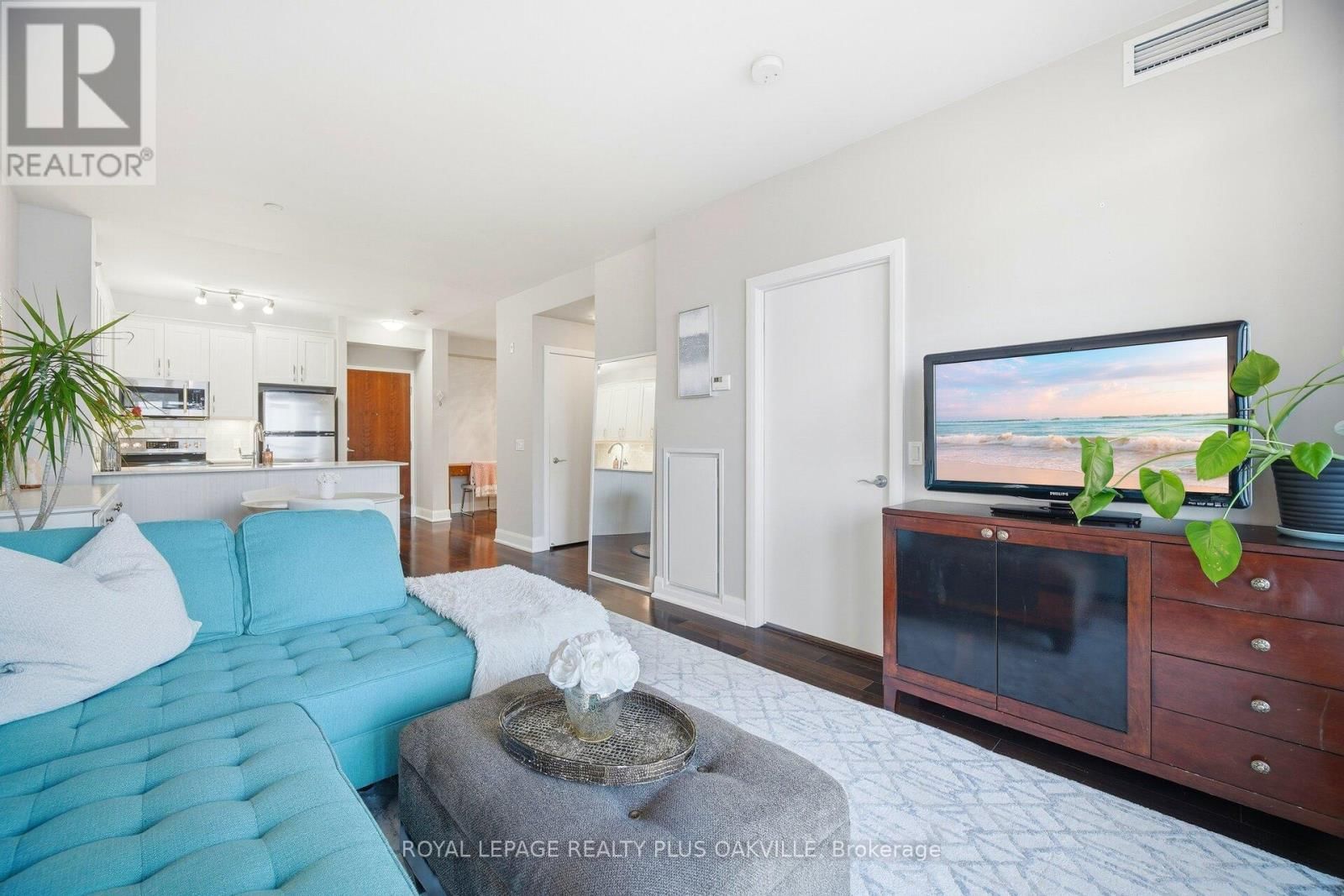 607 - 2470 PRINCE MICHAEL DRIVE Image 20