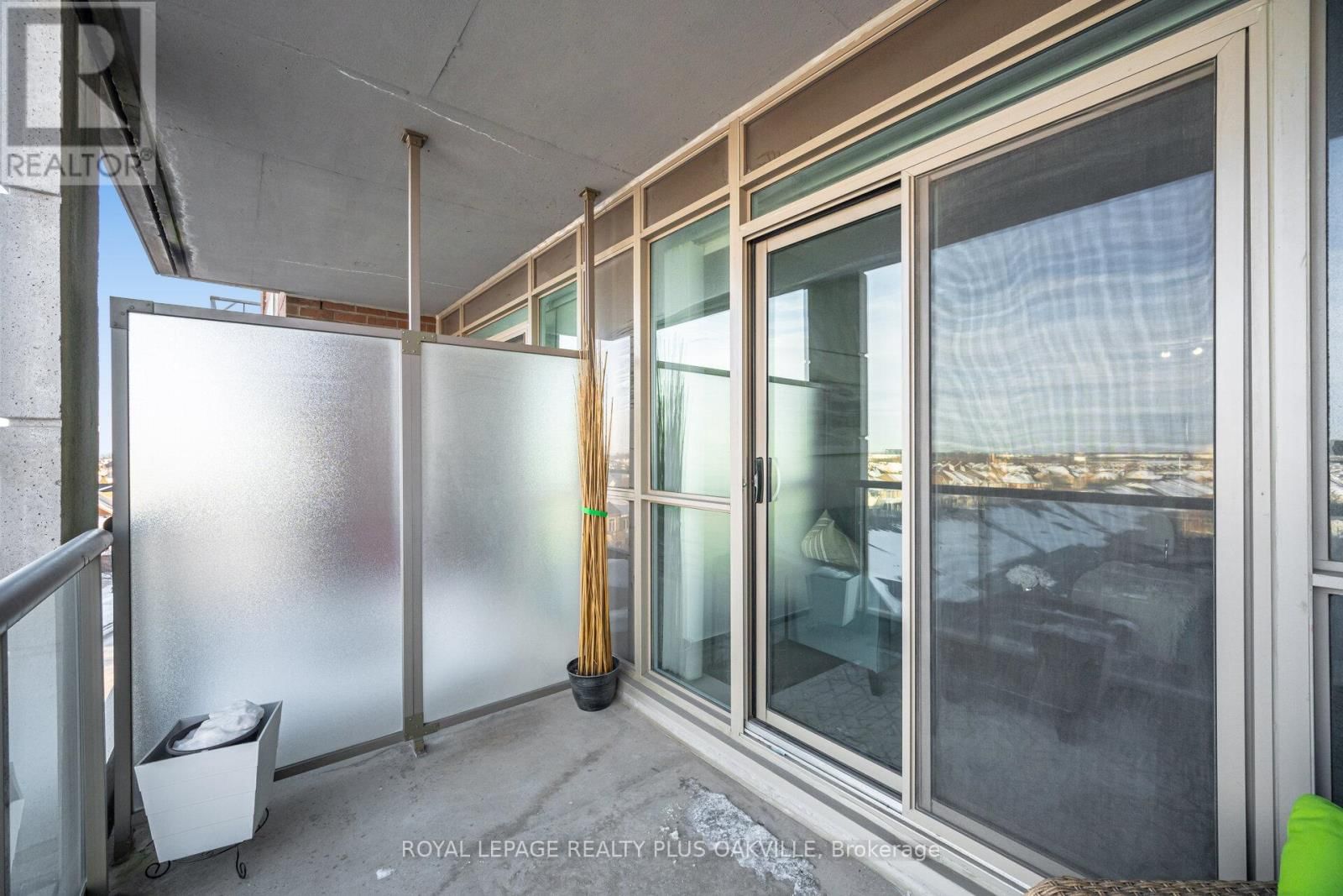 607 - 2470 PRINCE MICHAEL DRIVE Image 31