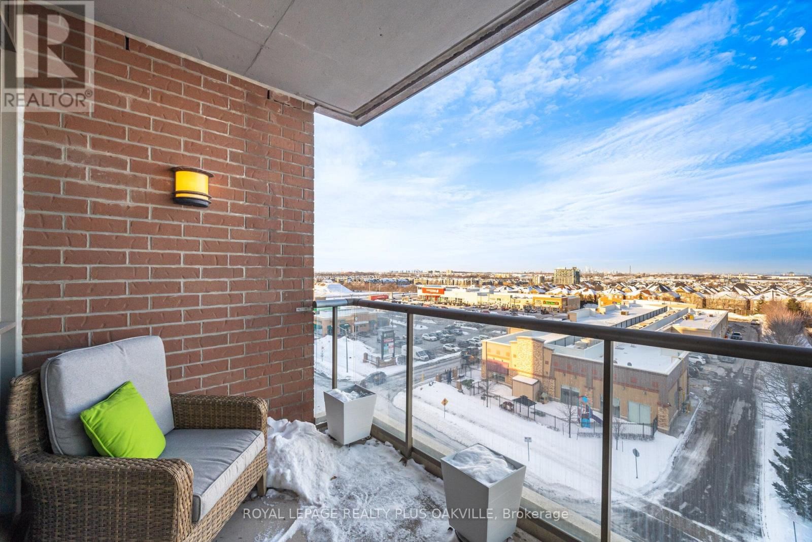 607 - 2470 PRINCE MICHAEL DRIVE Image 33