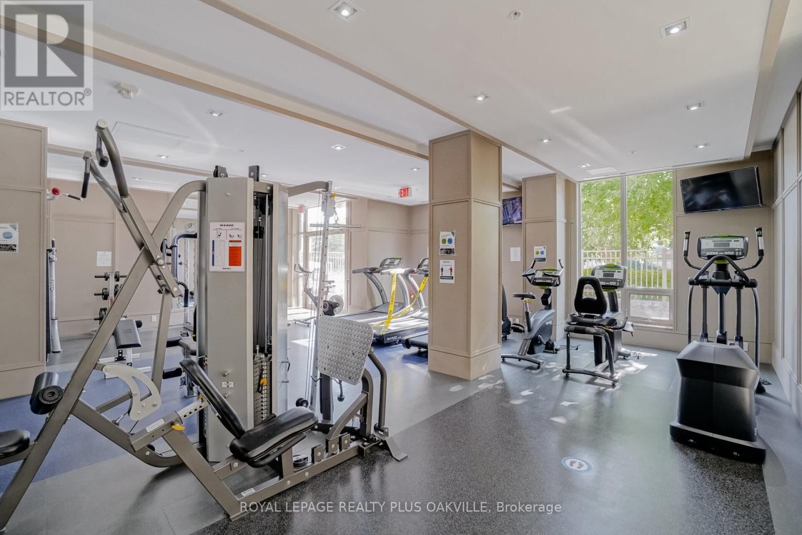 607 - 2470 PRINCE MICHAEL DRIVE Image 43