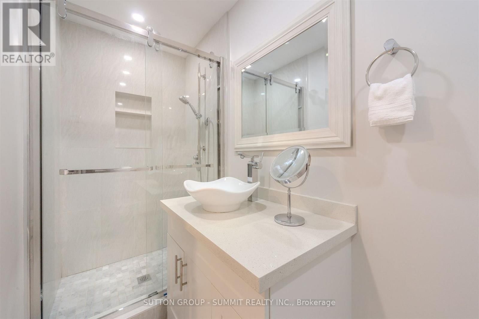 1104 AMBERCROFT LANE Image 32