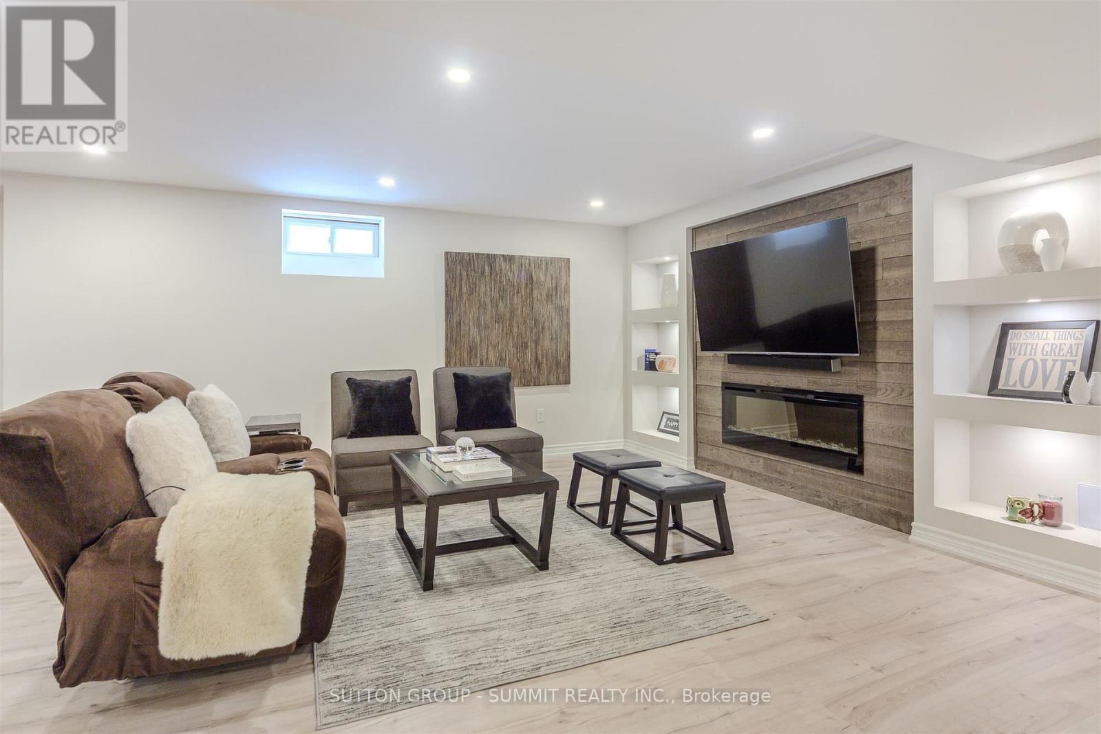 1104 AMBERCROFT LANE Image 39