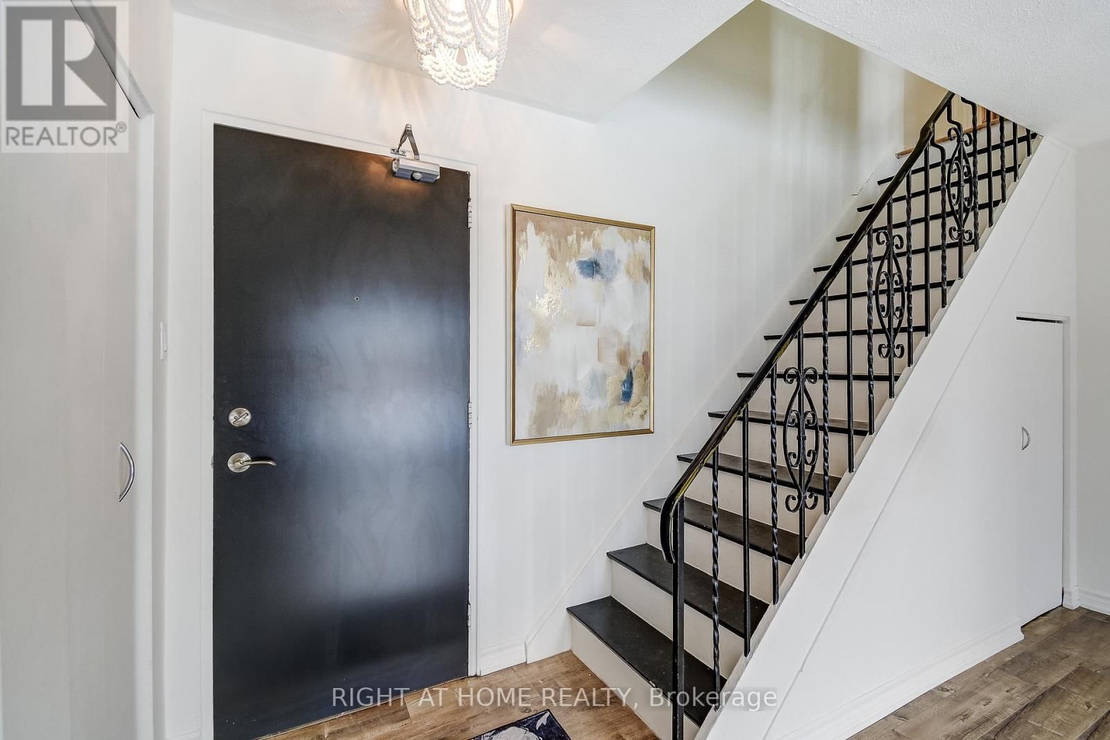 6 - 475 CLARIDGE ROAD Image 10