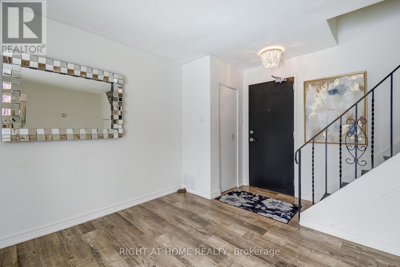 6 - 475 CLARIDGE ROAD Image 11