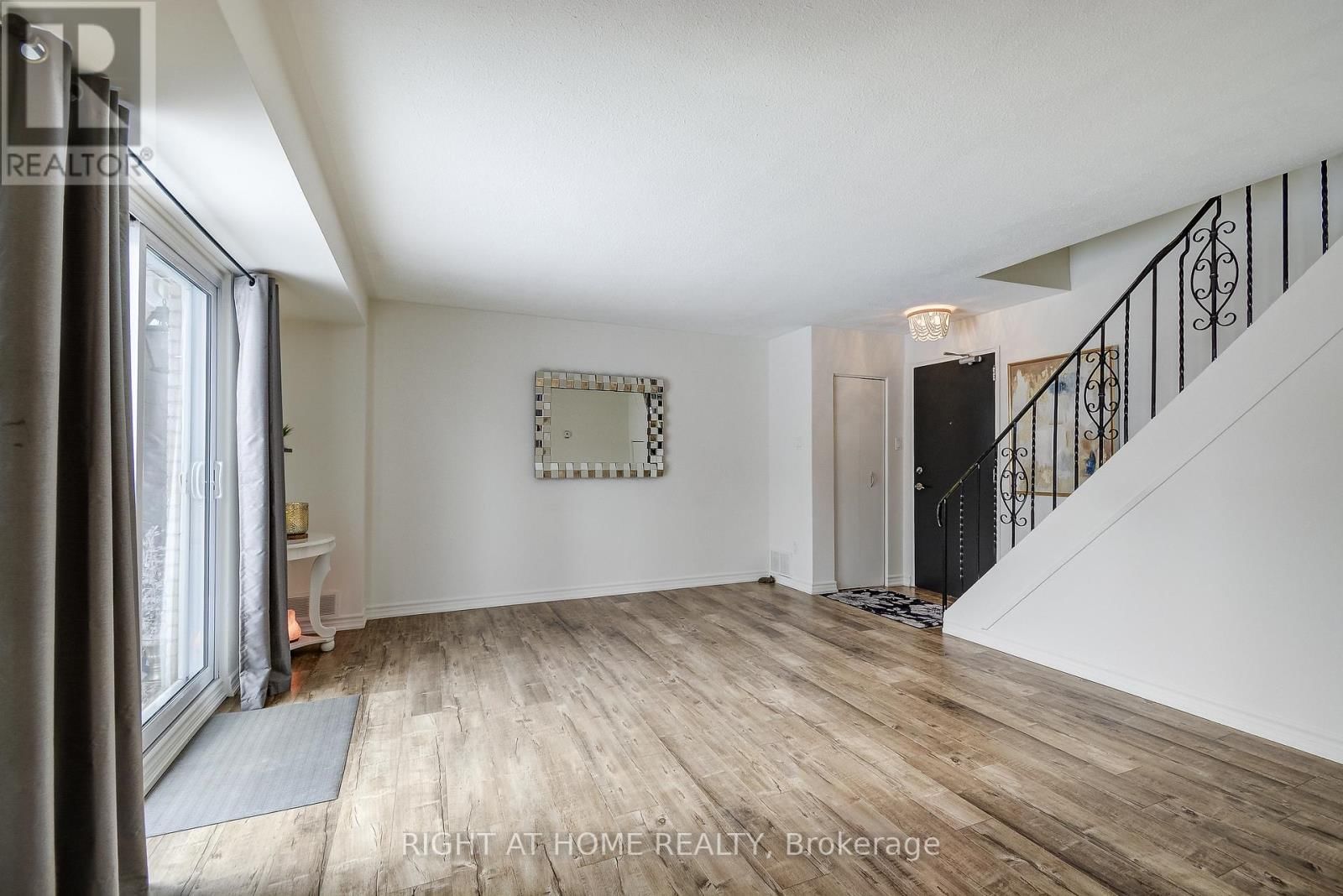 6 - 475 CLARIDGE ROAD Image 15