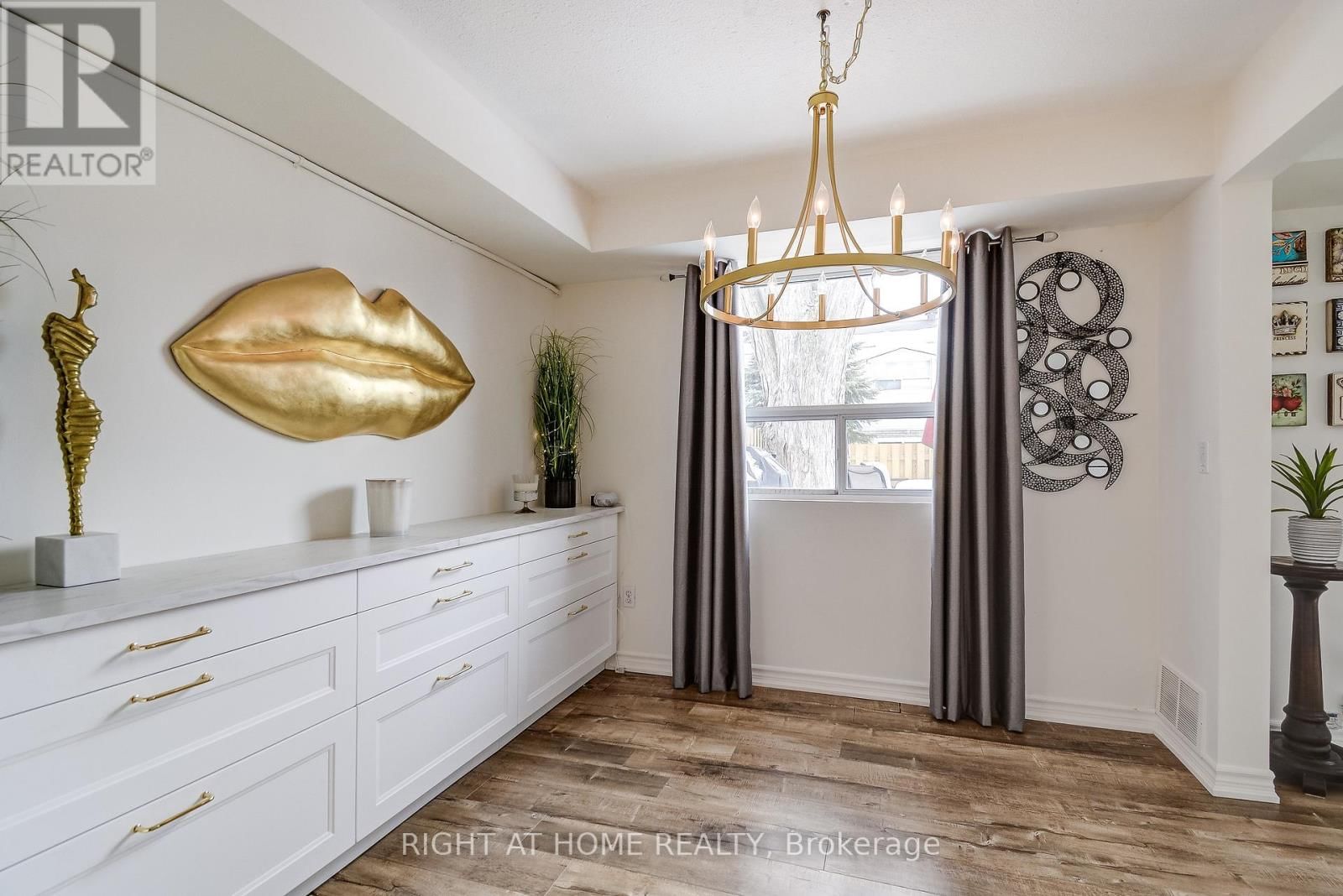 6 - 475 CLARIDGE ROAD Image 17