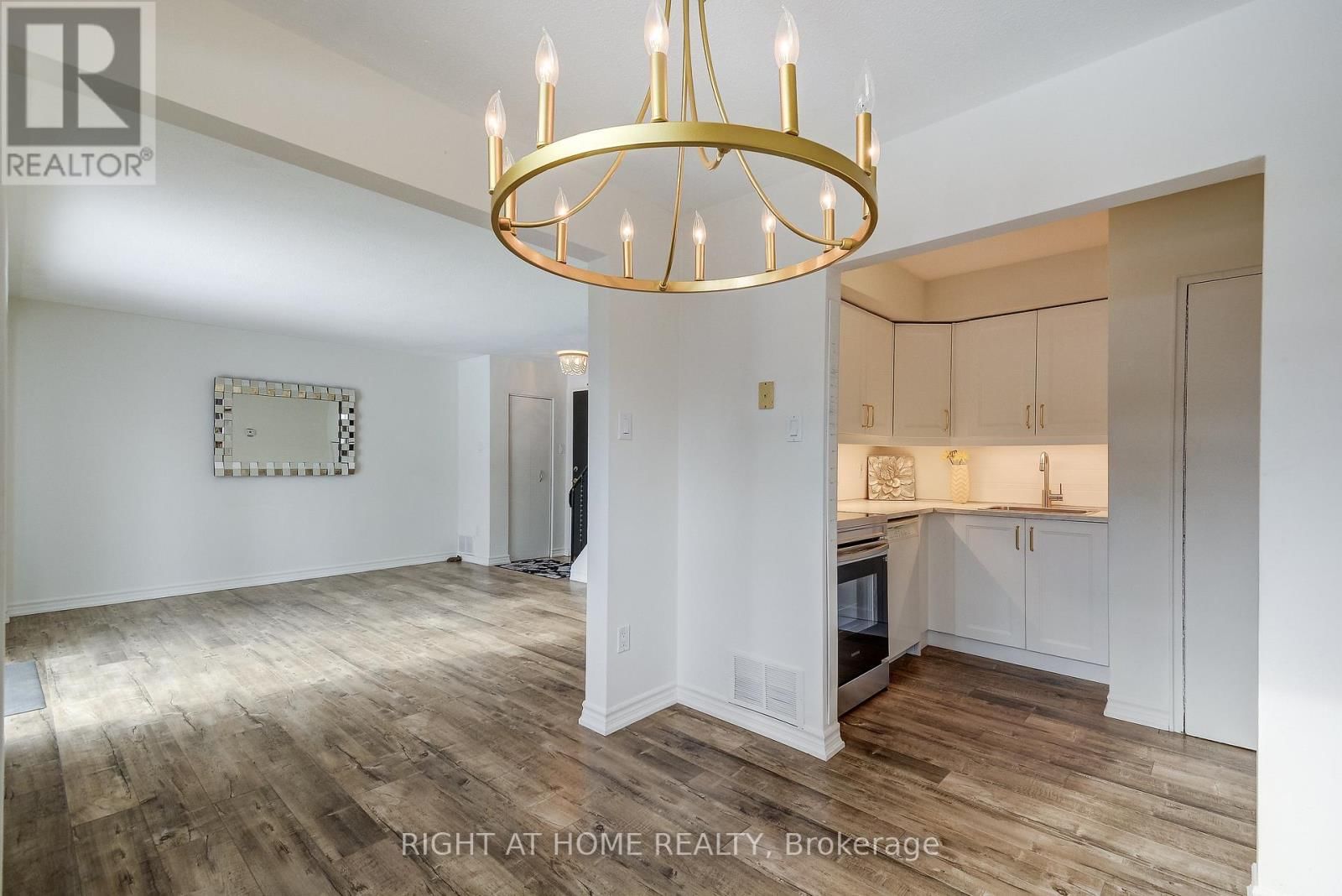 6 - 475 CLARIDGE ROAD Image 20