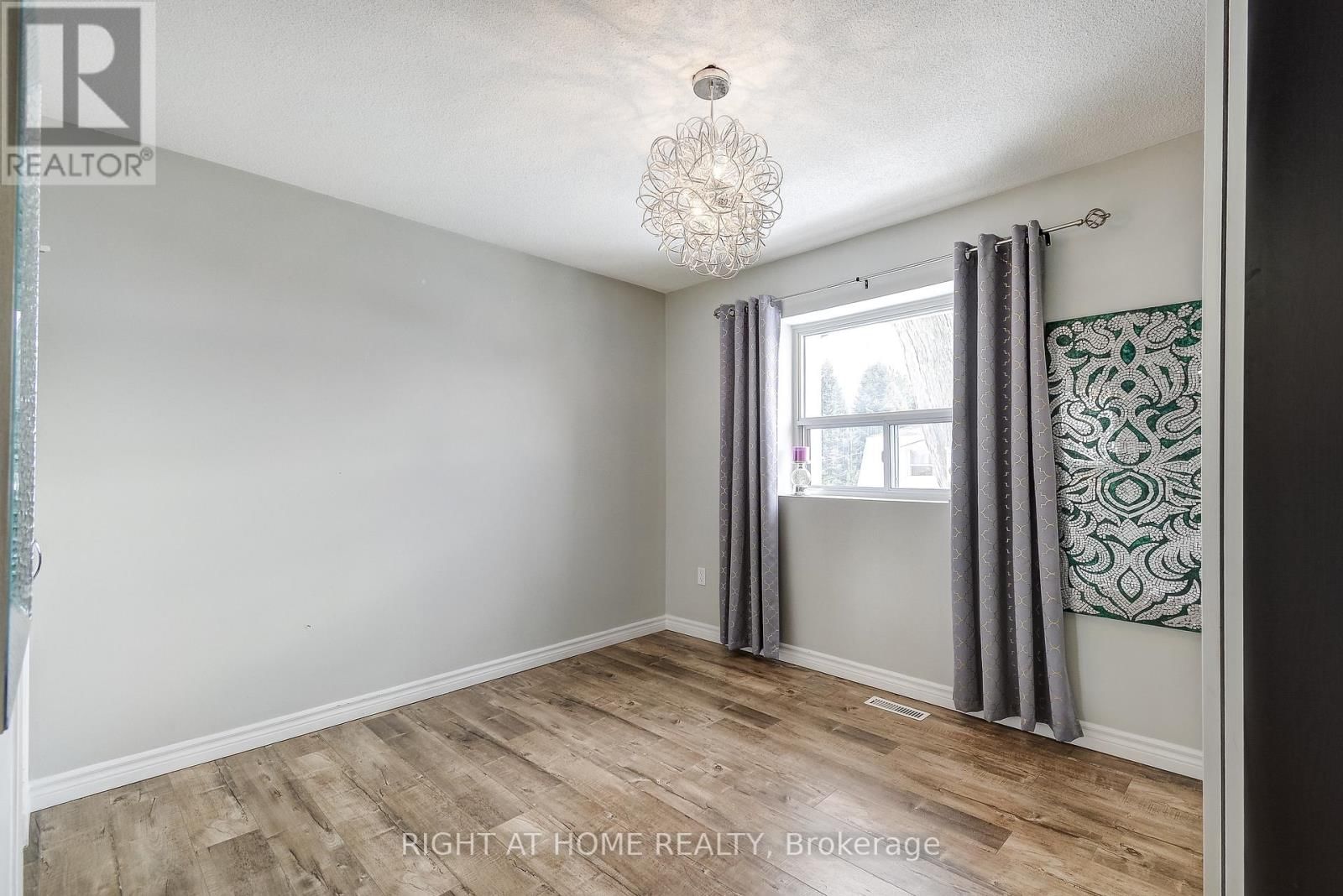 6 - 475 CLARIDGE ROAD Image 30