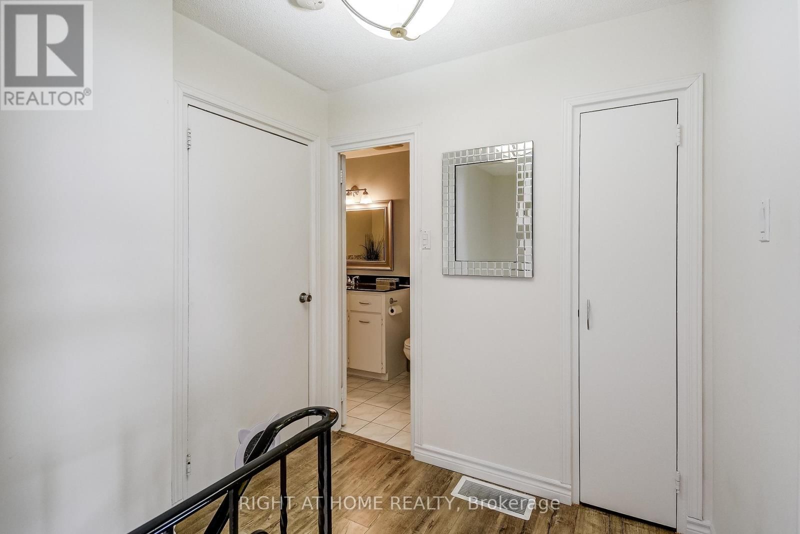 6 - 475 CLARIDGE ROAD Image 33