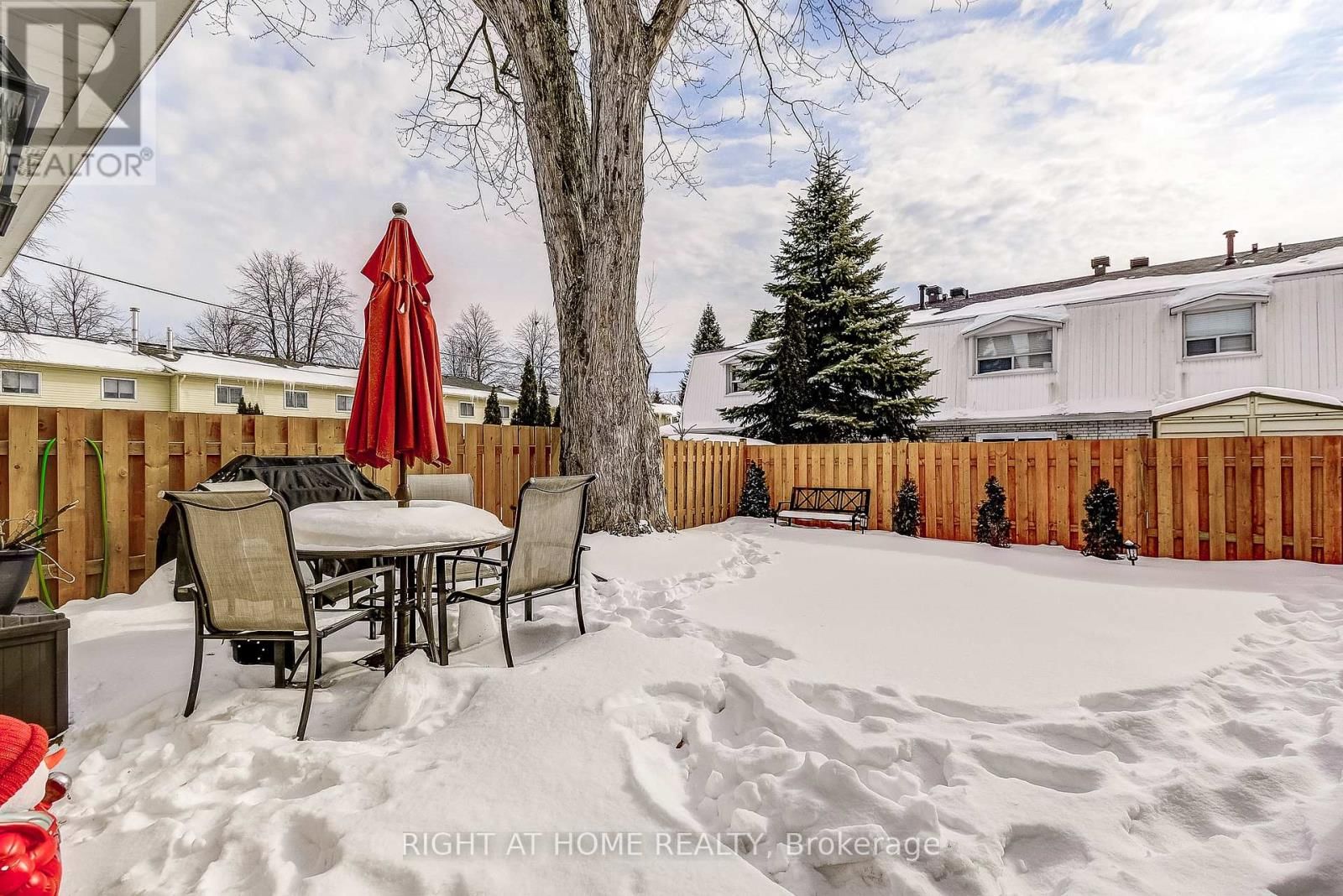 6 - 475 CLARIDGE ROAD Image 42