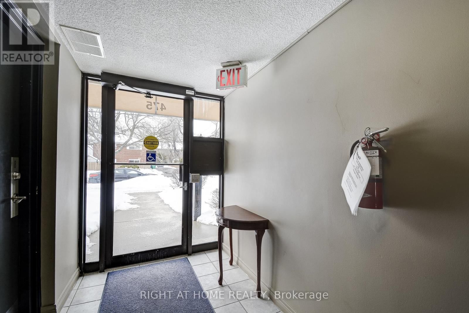 6 - 475 CLARIDGE ROAD Image 6