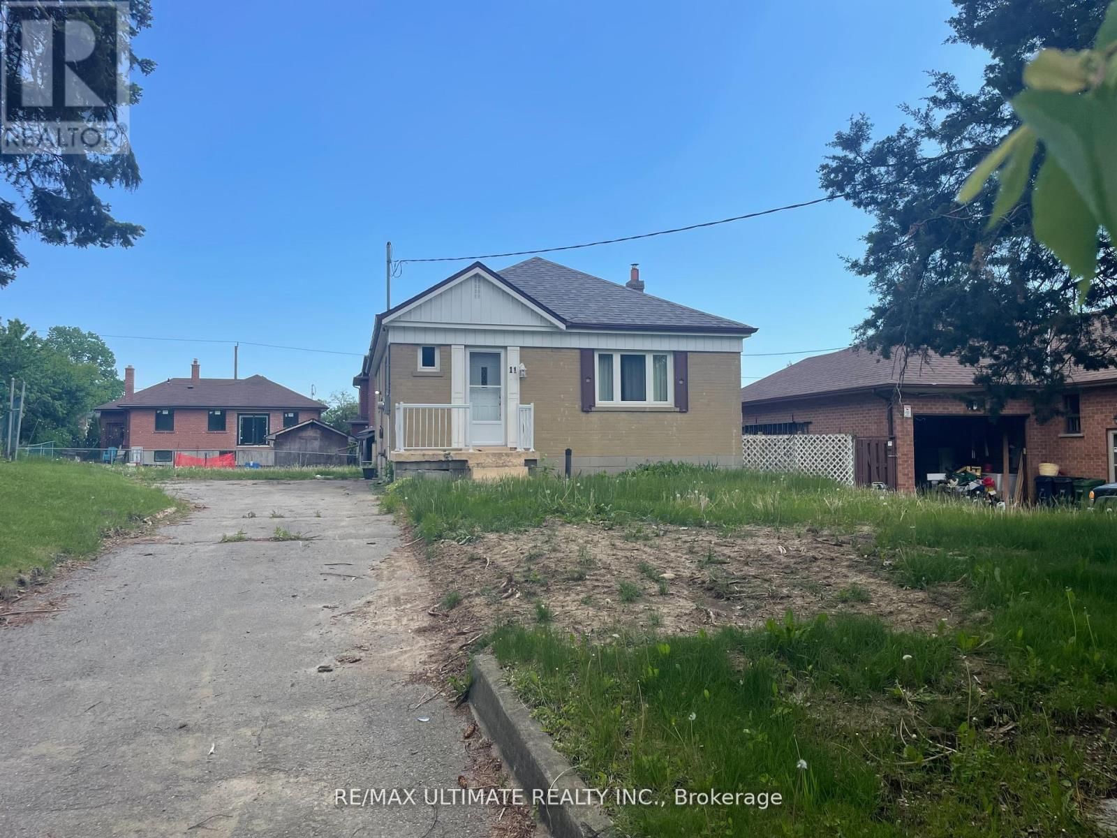 11 FLAMINGO CRESCENT Image 3